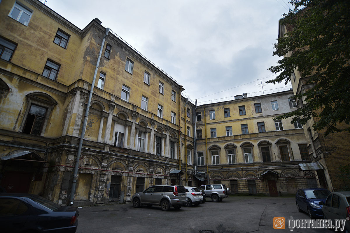 Дом Брюн на Декабристов, 49